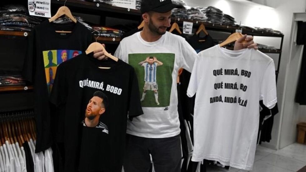 Furor comercial con el "¿Qué mirás, bobo?" de Messi en el Mundial