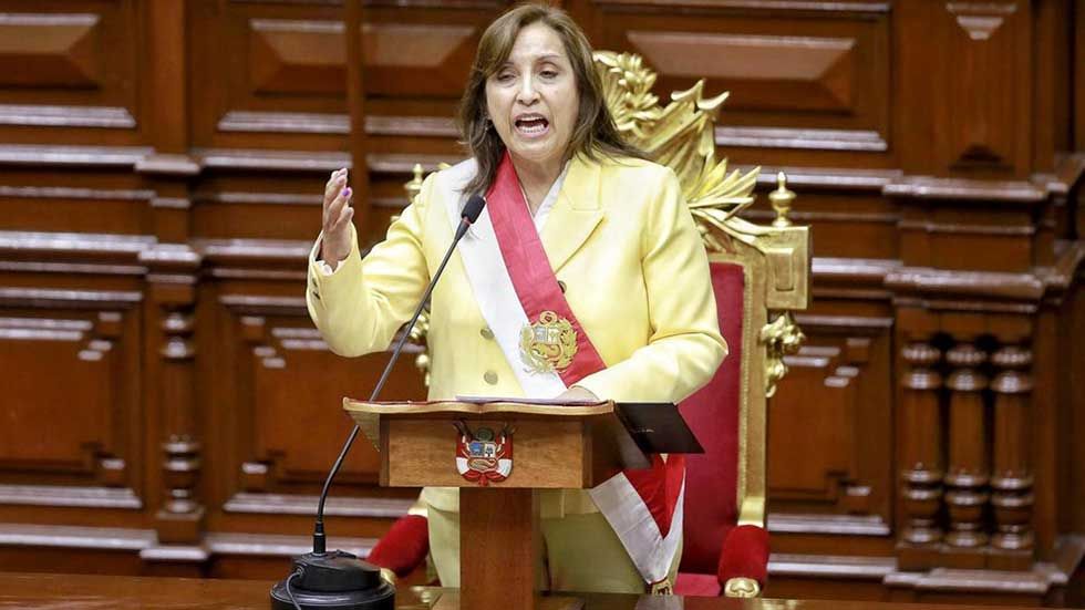 La presidenta de Perú no renunciará y pide adelantar elecciones