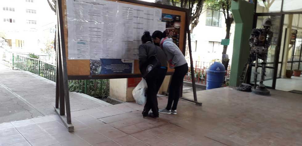 Esfmea recibe documentos de aspirantes a examen de ingreso