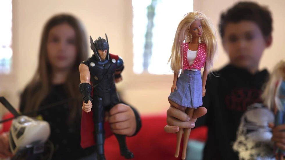 Muñecas y autitos para todos: España lucha contra los estereotipos sexistas en los juguetes