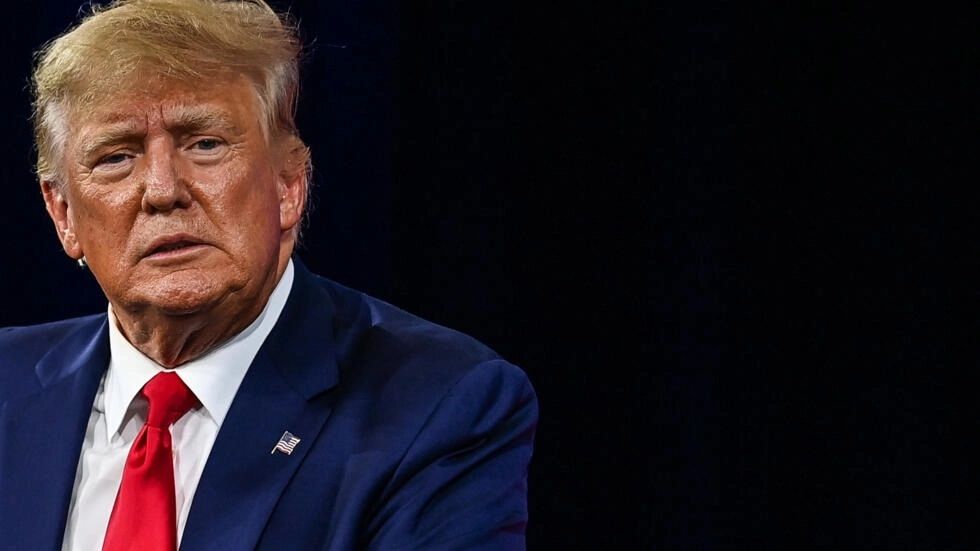 Trump no debería volver a cargos públicos, dice informe sobre asalto al capitolio