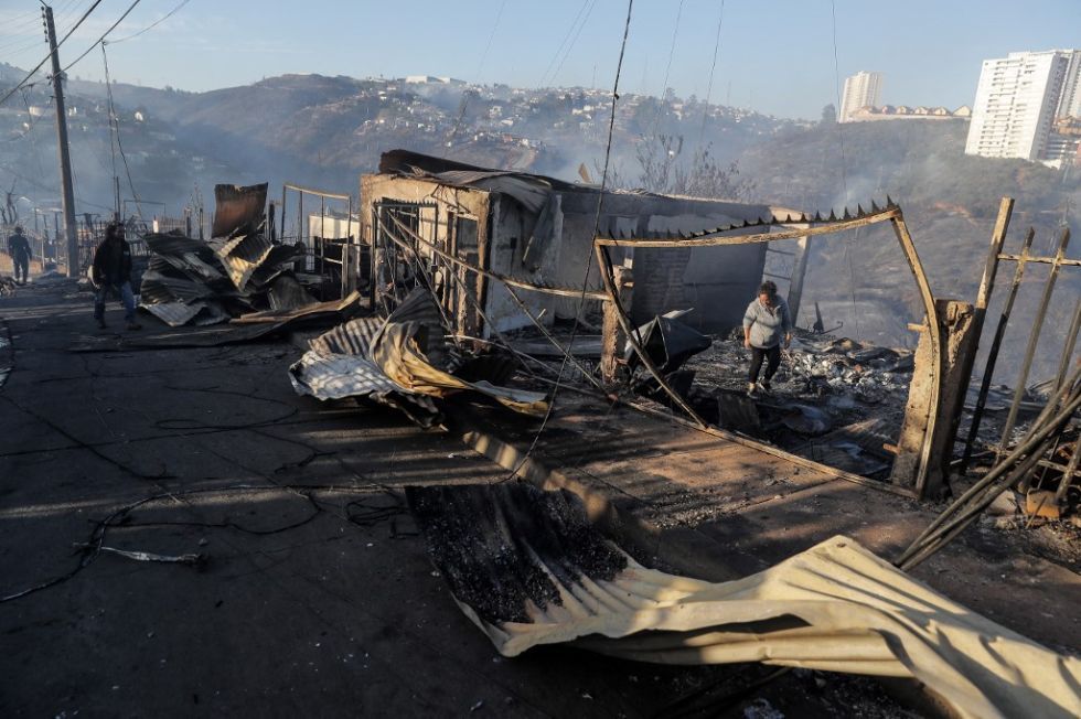 Incendio en Viña del Mar arrasa con más de un centenar de casas