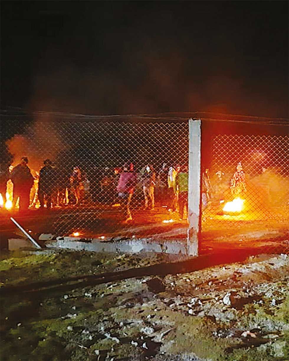 Comunarios destruyen rutas del contrabando