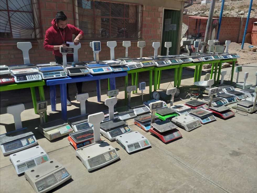 Decomisan varias balanzas de friales y de carnicerías