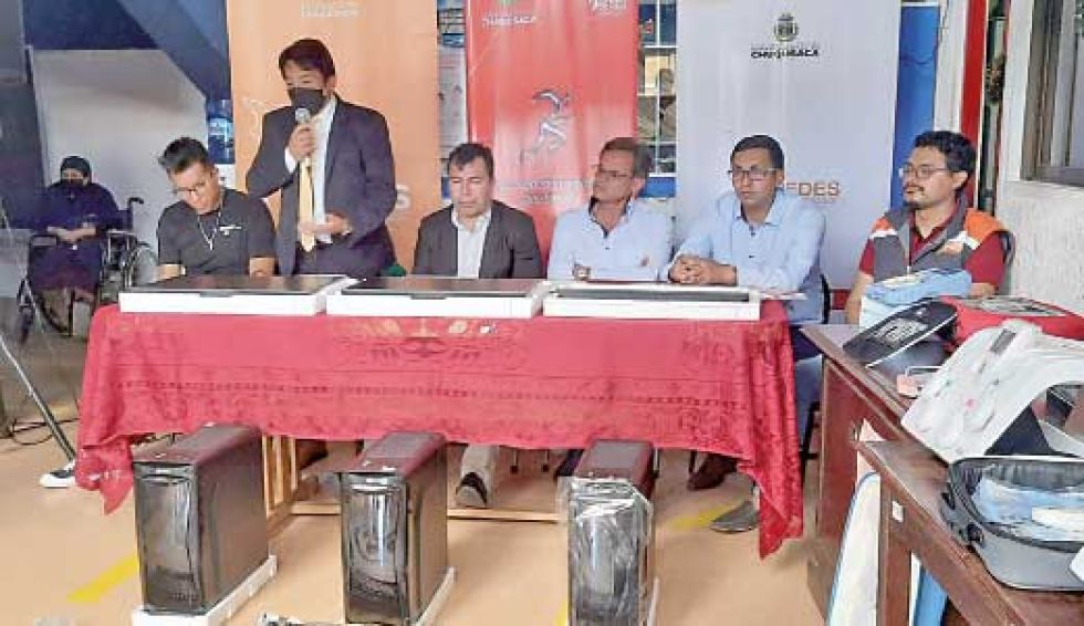 Equipan al Insalde con material nuevo