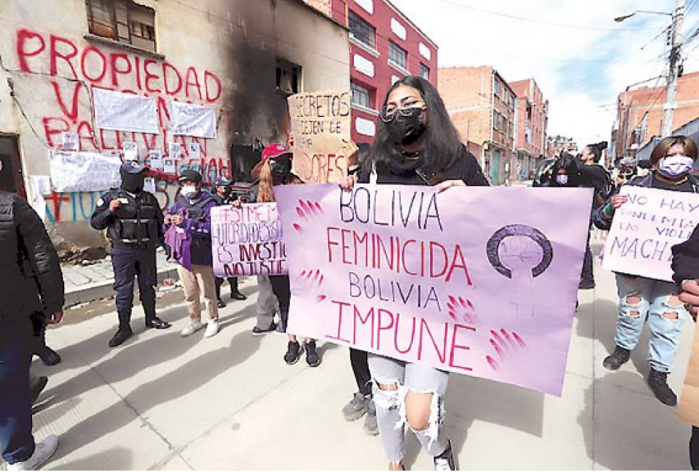 Tres feminicidios en menos  de una semana: Santa Cruz