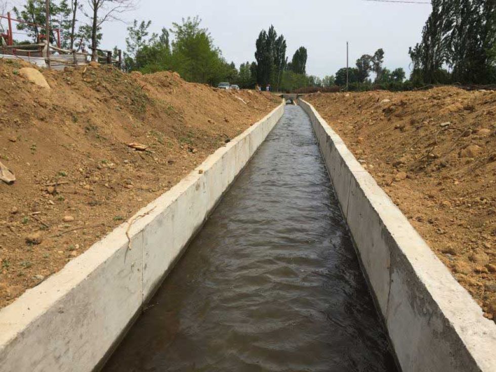 Gobernación quiere garantizar la dotación de agua en Potosí