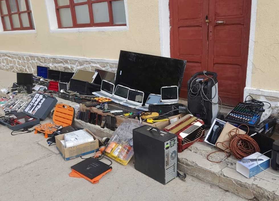 Encierran a dos adolescentes que perpetraron robo a unidad educativa