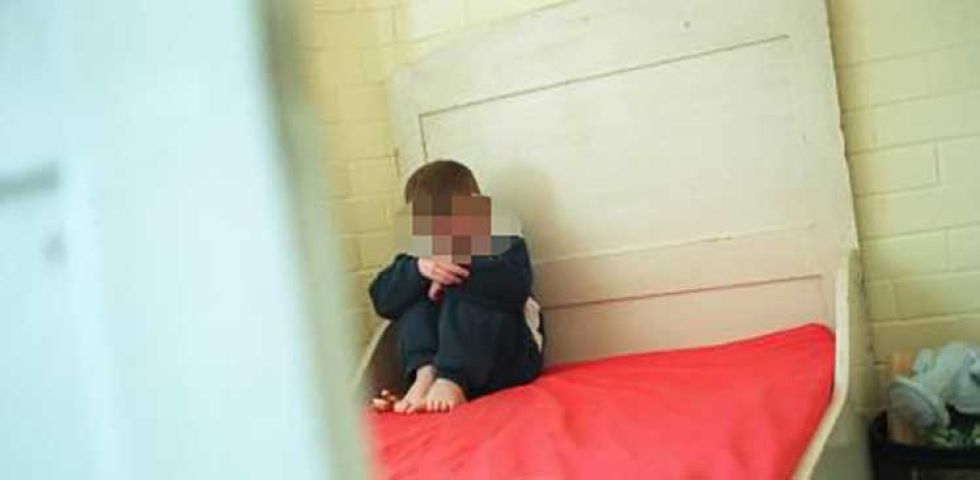 Una canción habría motivado a niño de 10 años al suicidio