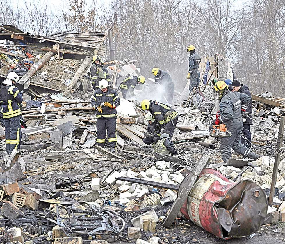 Bombardeos rusos causan nuevos cortes de luz en Ucrania