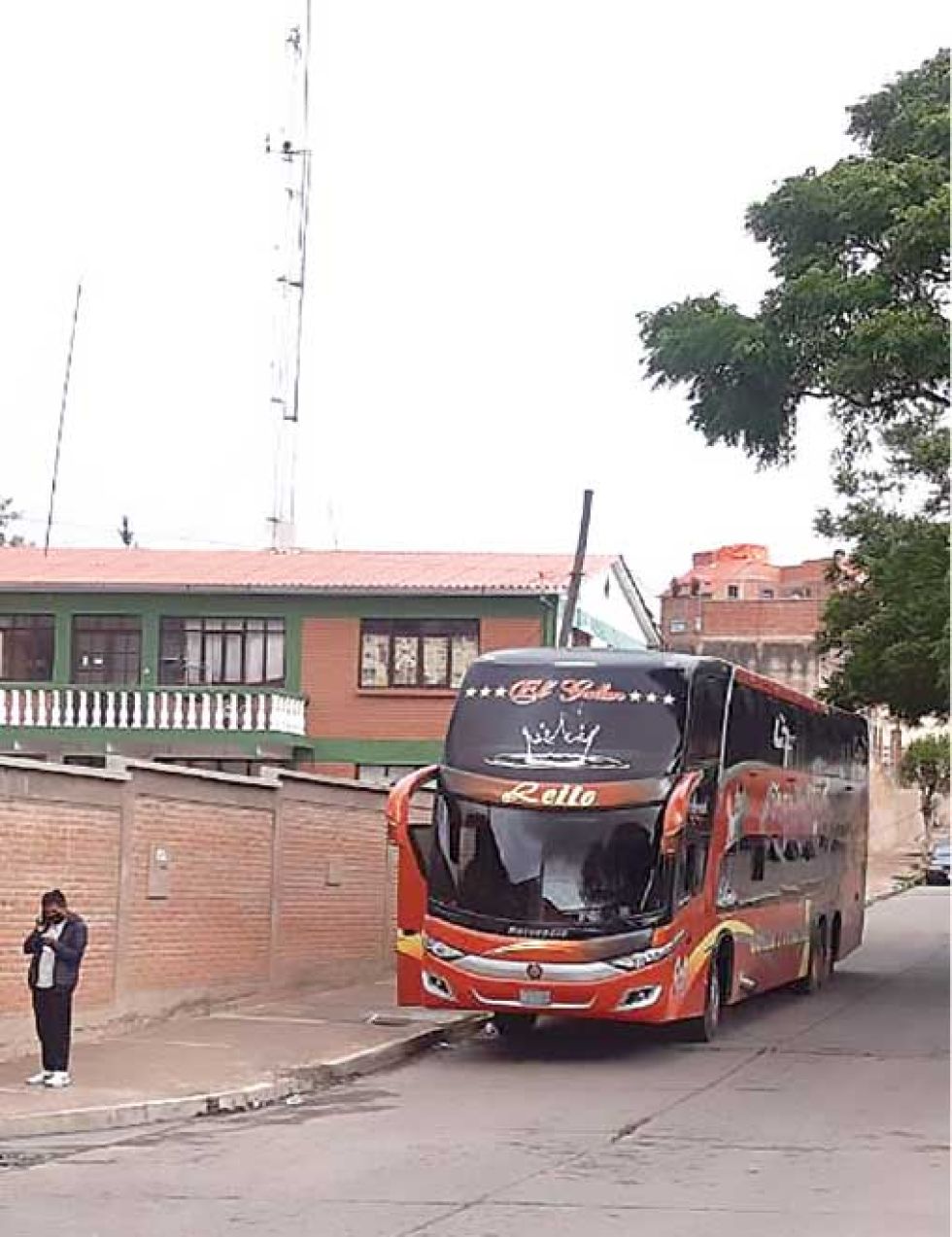 Sucre: Envían más de 100 policías a  la capital cruceña 