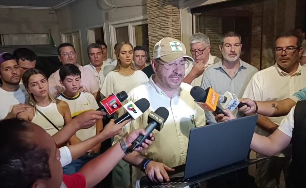 Calvo anuncia el bloqueo de accesos a Santa Cruz para ‘resguardar’ a líderes y ciudadanía
