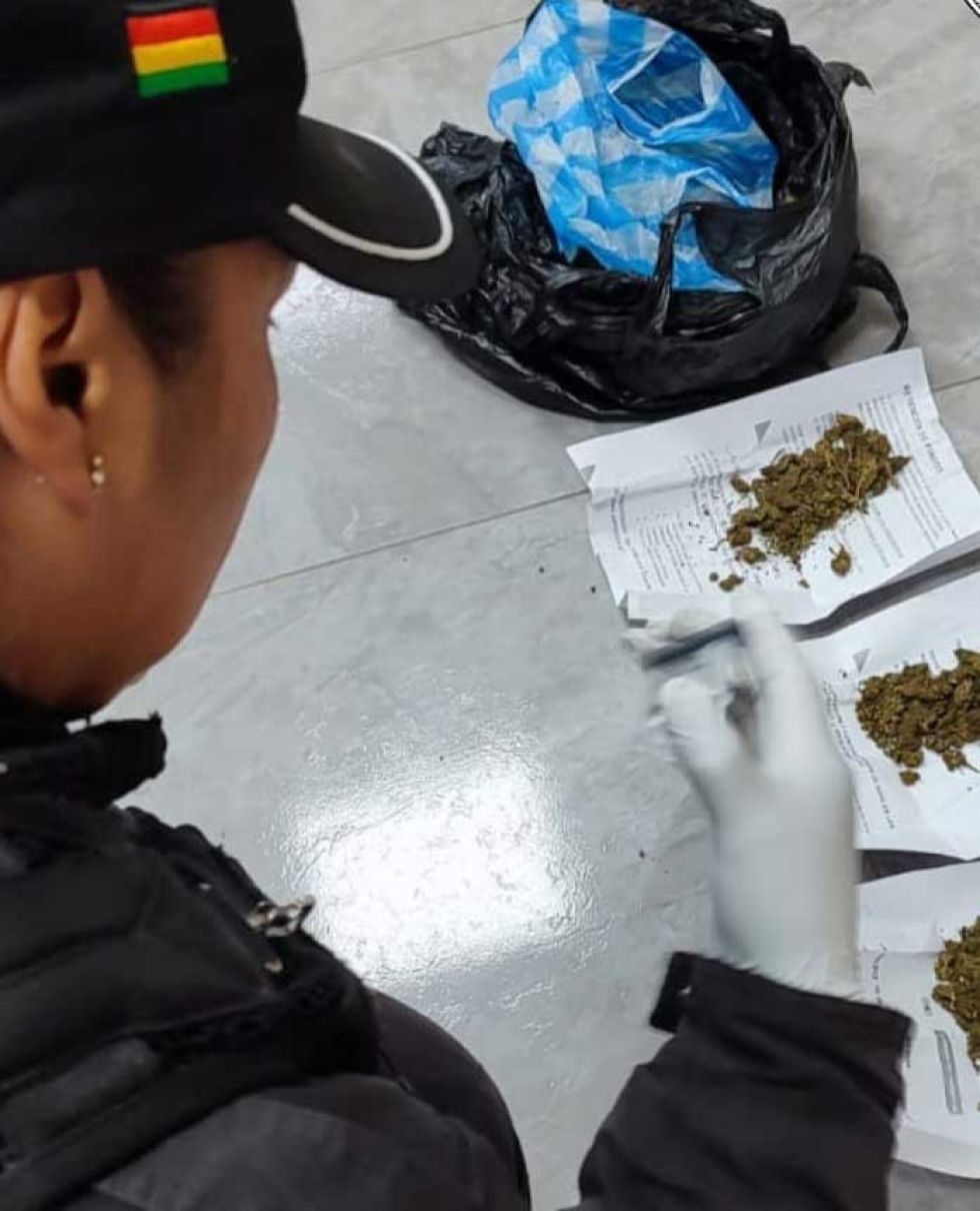 Detienen a “dealer” de droga  al raleo en calle de la ciudad