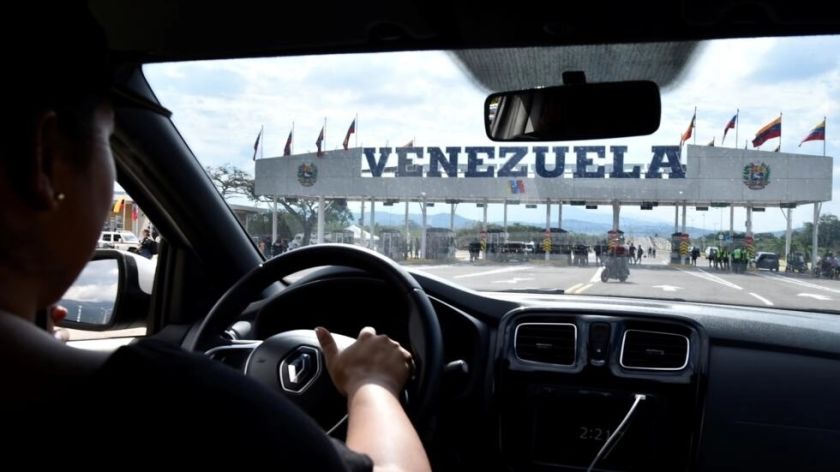Colombia y Venezuela terminan de abrir su frontera