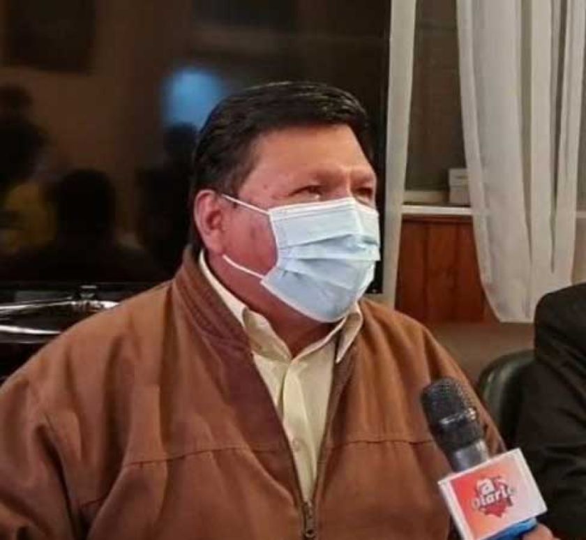 Alcalde dice que no dimitirá ante pedido de los dirigentes cívicos