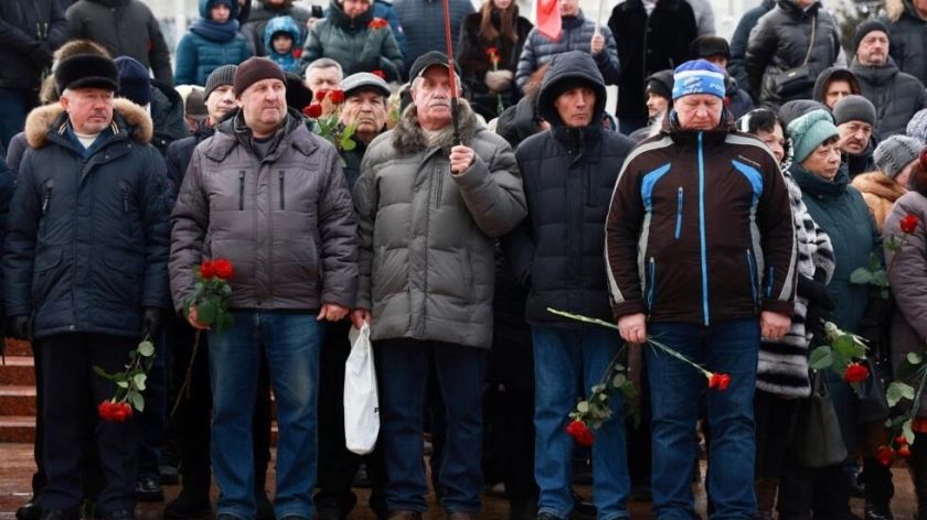 Luto y rabia en Rusia tras la muerte de decenas de soldados en Ucrania