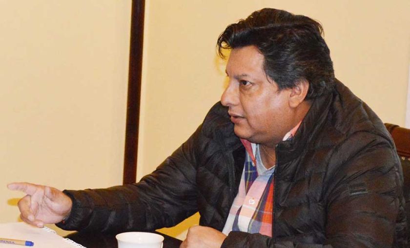 Diputado de CC dió contrato laboral a Max Mendoza