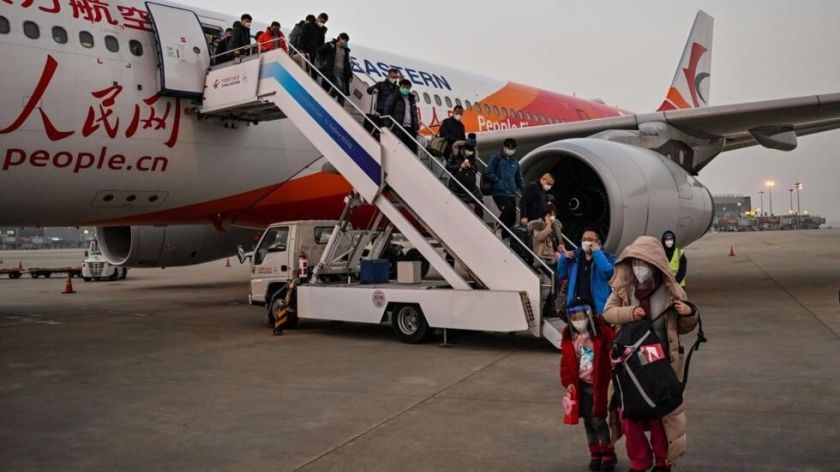 China termina con las cuarentenas a viajeros internacionales