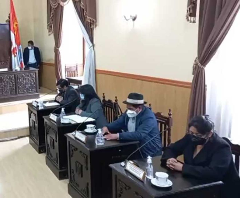 Eligen la directiva del Concejo Municipal en medio de dudas