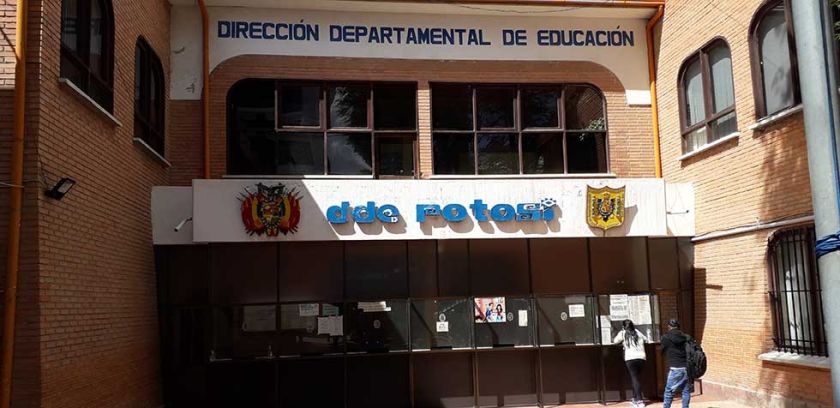 No pueden obligar a comprar textos 