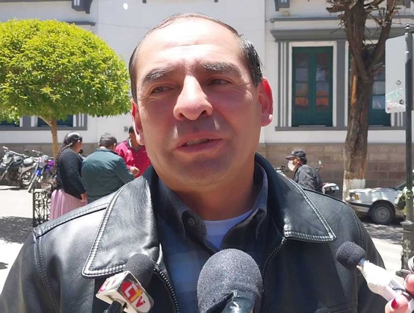 Sindicato pide que se contrate a profesionales potosinos