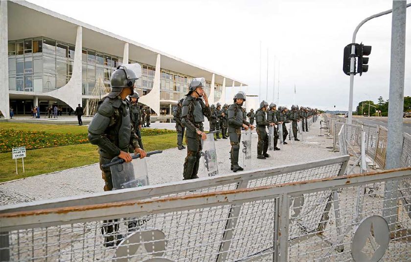 Brasil redobla seguridad ante asomo de protestas 