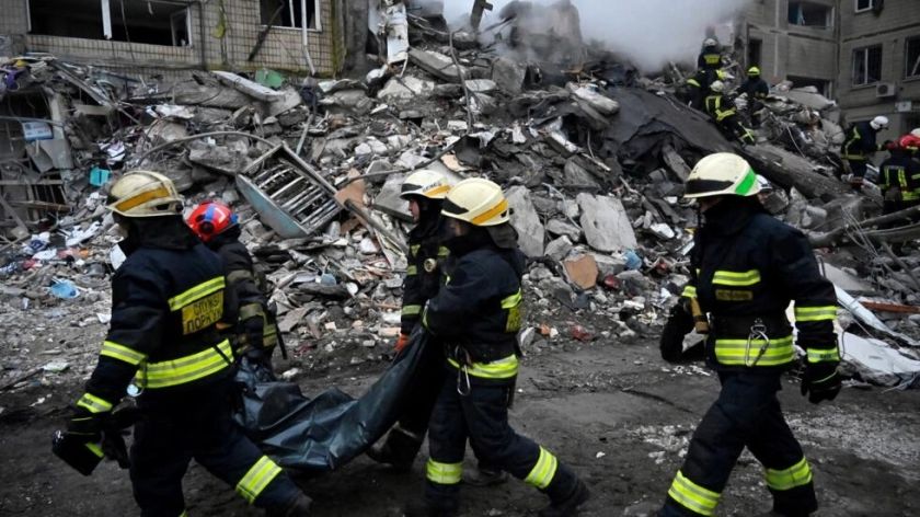 El balance del bombardeo en la ciudad ucraniana de Dnipró sube a 36 muertos y Rusia niega su implicación