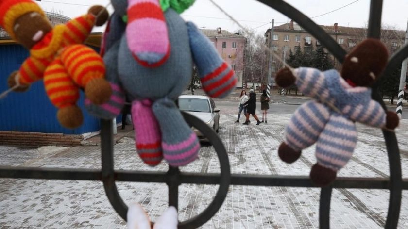 El doloroso recuerdo del bombardeo de la estación ferroviaria de Kramatorsk, en Ucrania