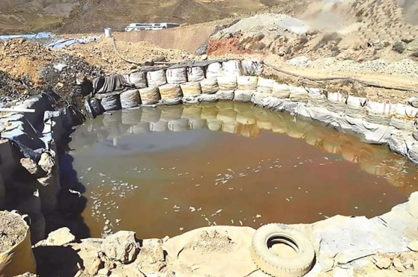 Piden detener a líder de cooperativistas mineros por la rotura de dique
