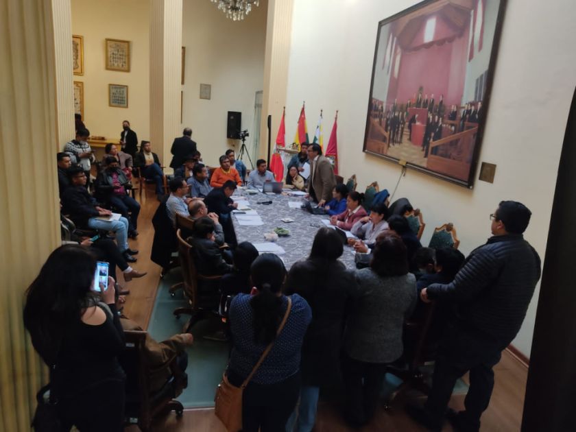 Potosí y Oruro aprueban  una regalía móvil del 10 al 20 por ciento para la industrialización del litio