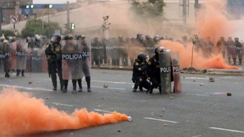 El poder político en Perú ensimismado, incapaz de resolver sus problemas