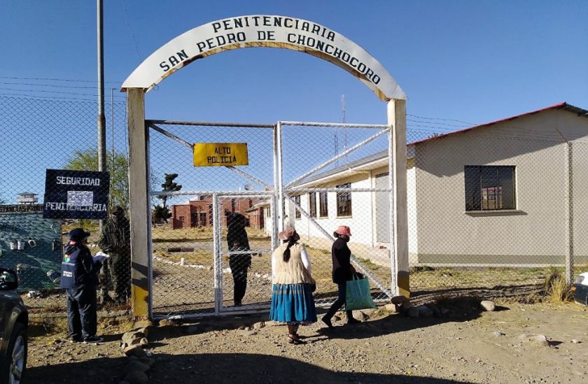 Ministro Lima aconseja esperar la investigación sobre la “cámara espía” en la celda de Camacho