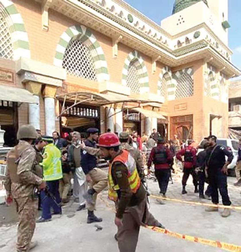 Atentado en Pakistán deja 100 muertos