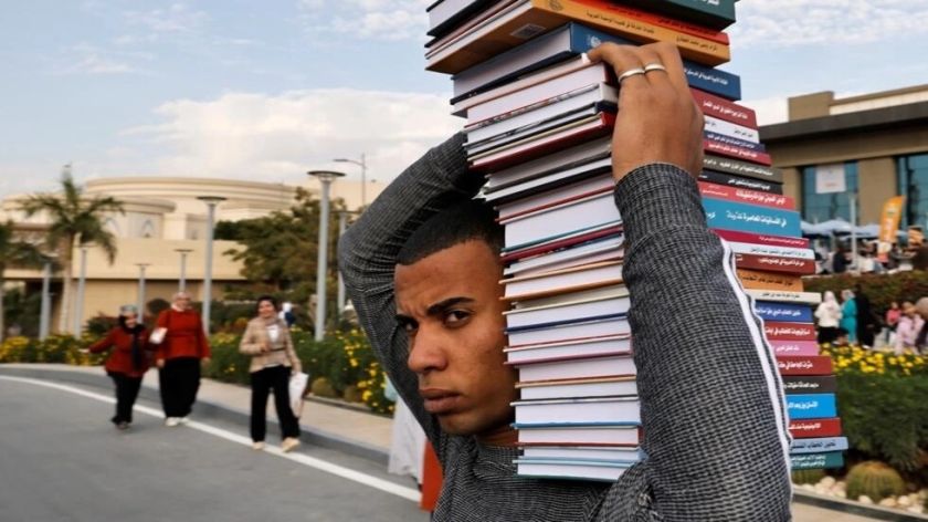Crisis económica en Egipto pone en aprietos a los amantes de los libros