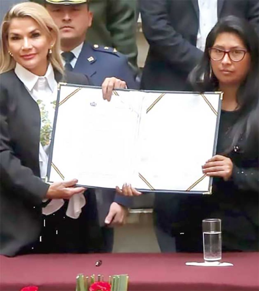 Áñez: Si no fui presidenta, todos “inconstitucionales”