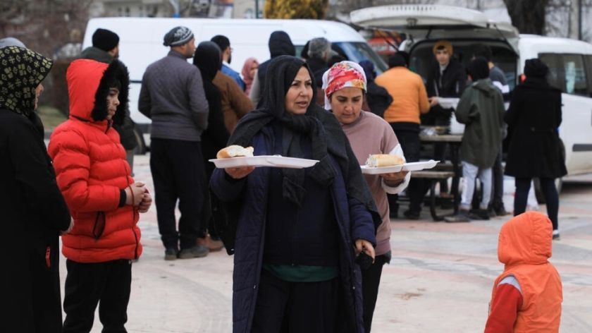 Solidaridad en los restaurantes turcos con afectados por el sismo