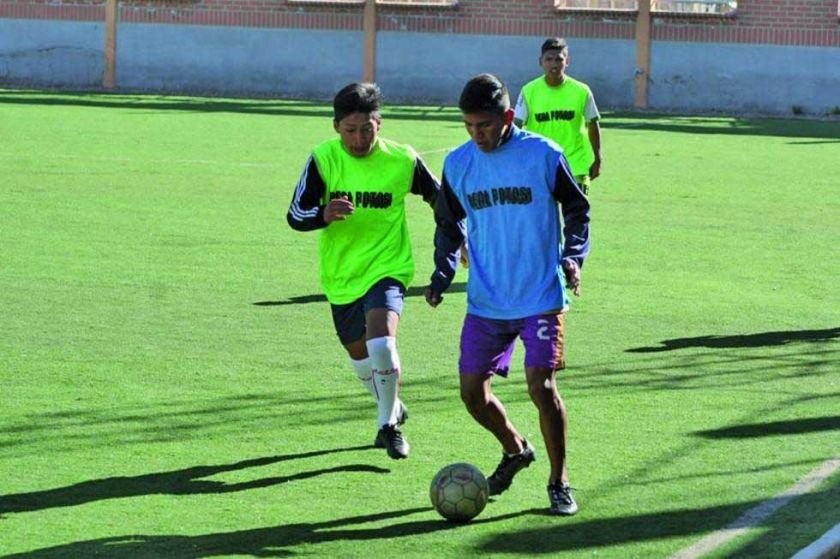 El Cub Real Potosí realiza la prueba de jugadores en el estadio “Potosí”