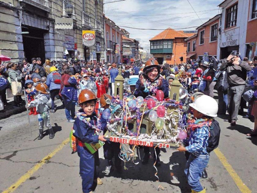 Corso infantil y entradas de carnaval regresan tras dos años en Potosí