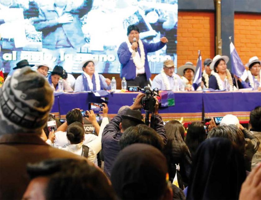 Evo: Dirigentes me piden reuniones “clandestinas”