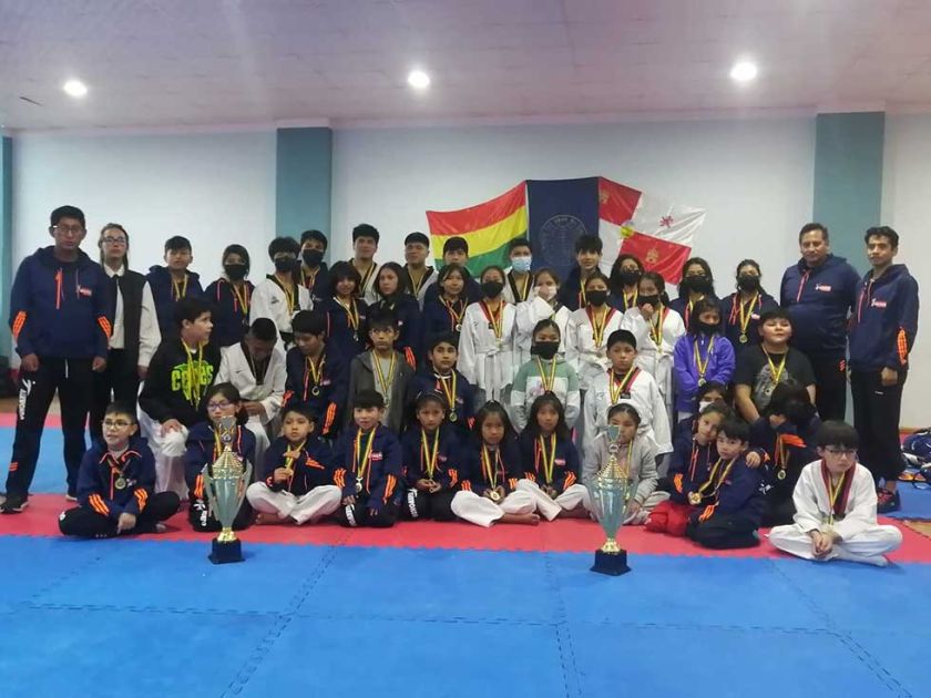 Clubes potosinos suben al podio en el torneo de Taekwondo