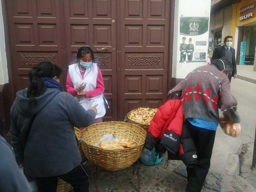 El Concejo emitirá ley que congela costo del  pan en 3x1 Boliviano