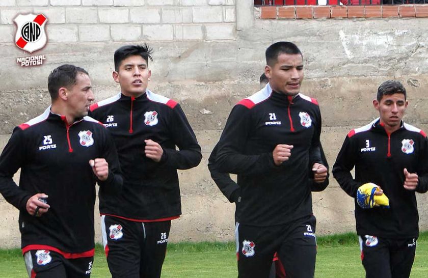 La banda roja quiere sumar su primera victoria fuera de casa 