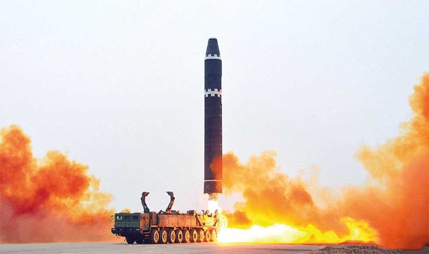 Corea del Norte dispara  un misil intercontinental