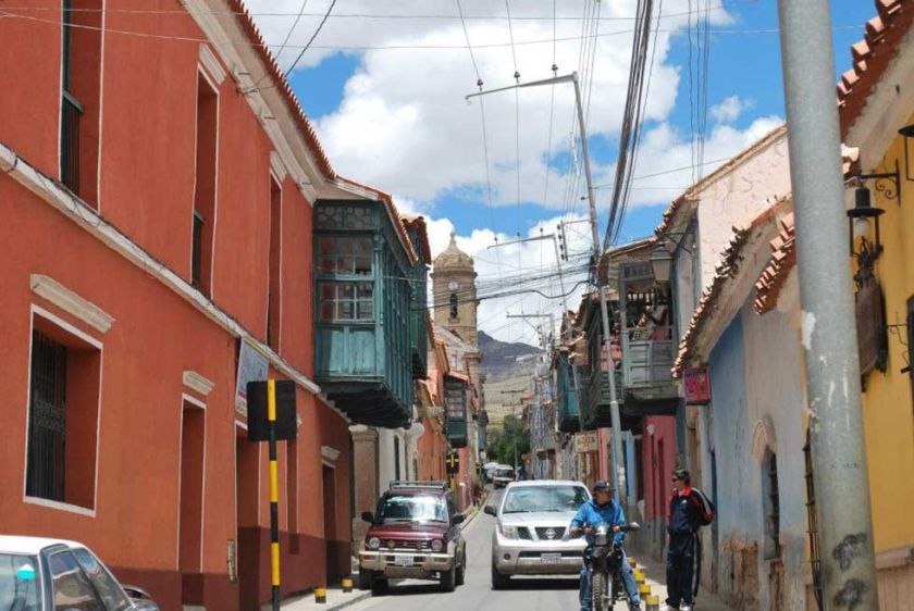El brote de papera en diez estudiantes obliga a cerrar un colegio
