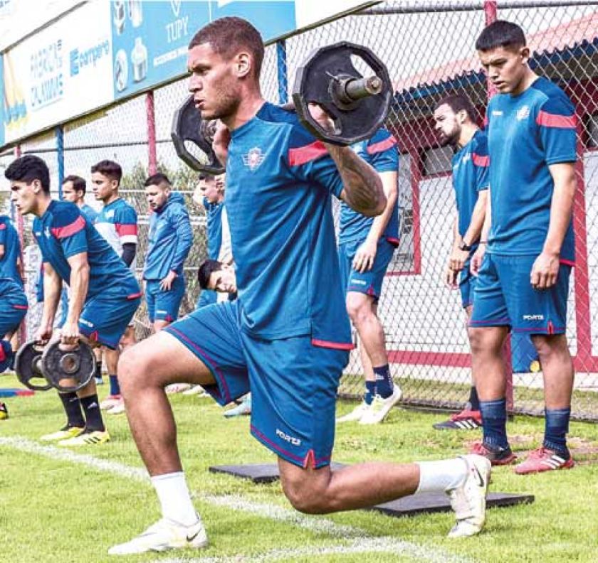 Copa: Wilstermann  juega la Copa sin  deuda de puntos