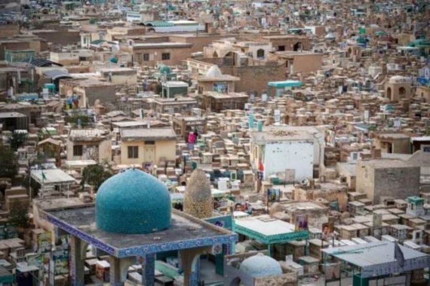 Uno de los cementerios más grandes del mundo acoge cuerpos en Irak desde hace 14 siglos