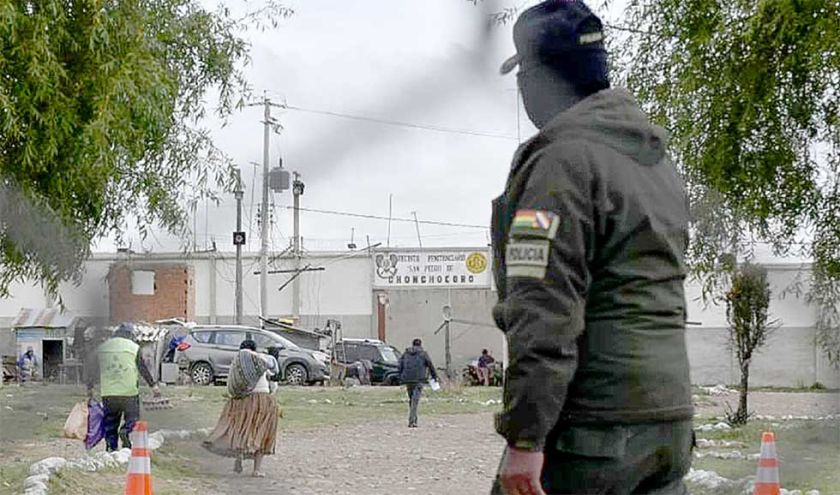 Cárcel: Relevan al 50% del personal y suman 20 efectivos policiales