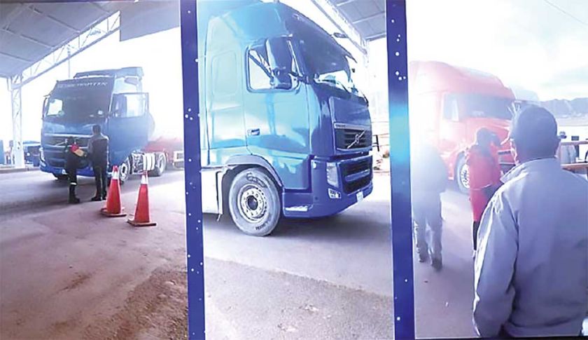Decenas de camioneros varados regresan al país
