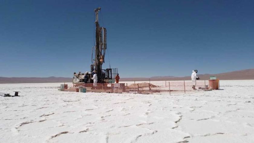 Bolivia ratifica a Uyuni  como el yacimiento de litio enorme del mundo