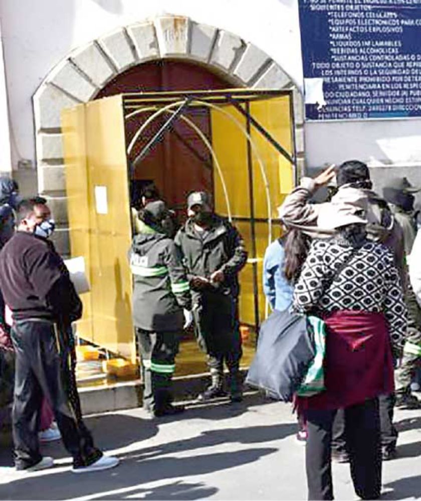 La Paz: Autopsia revela que reo murió por golpiza